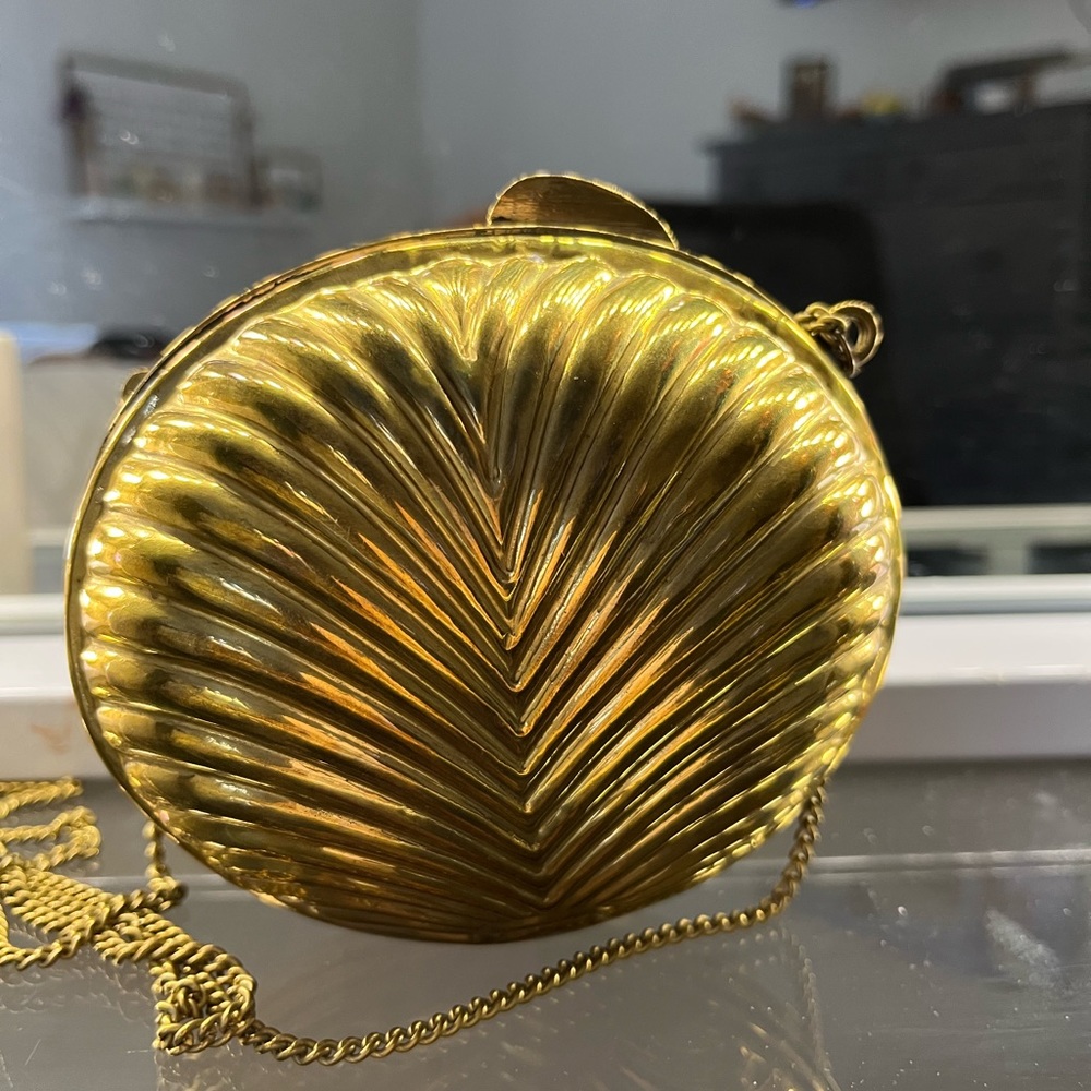 VINTAGE BRASS CLAM SHELL PURSE METAL FELT-LINED EVENING HAND BAG CHAIN